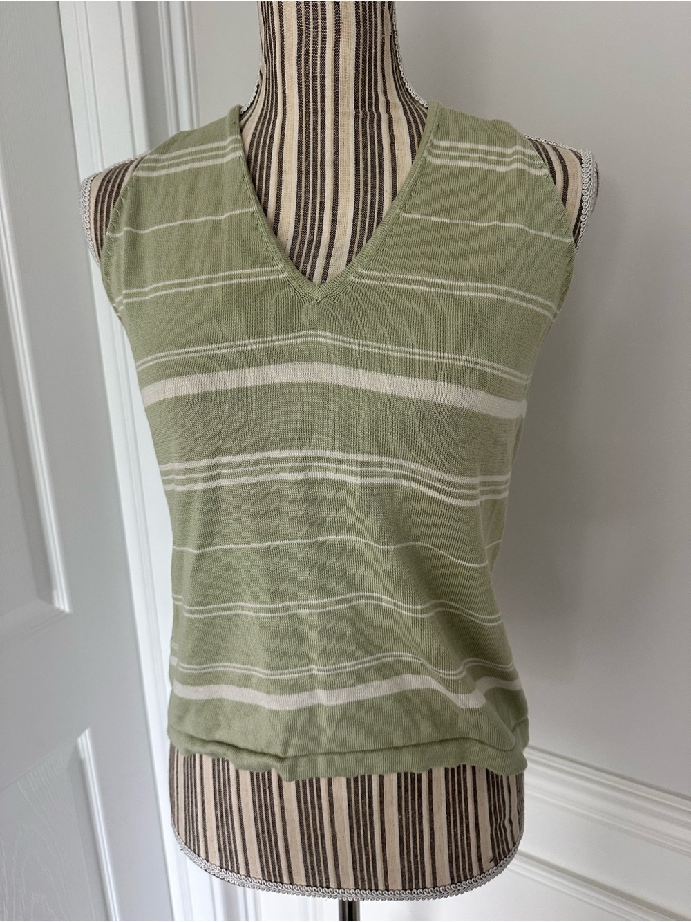 City Silk Knitwear Sage Stripe Sweater Vest — 70% Silk 30% Cotton, Size M, Sleev
